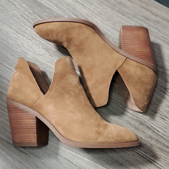 Steve Madden Shoes - Steve Madden suede bootie sz 10